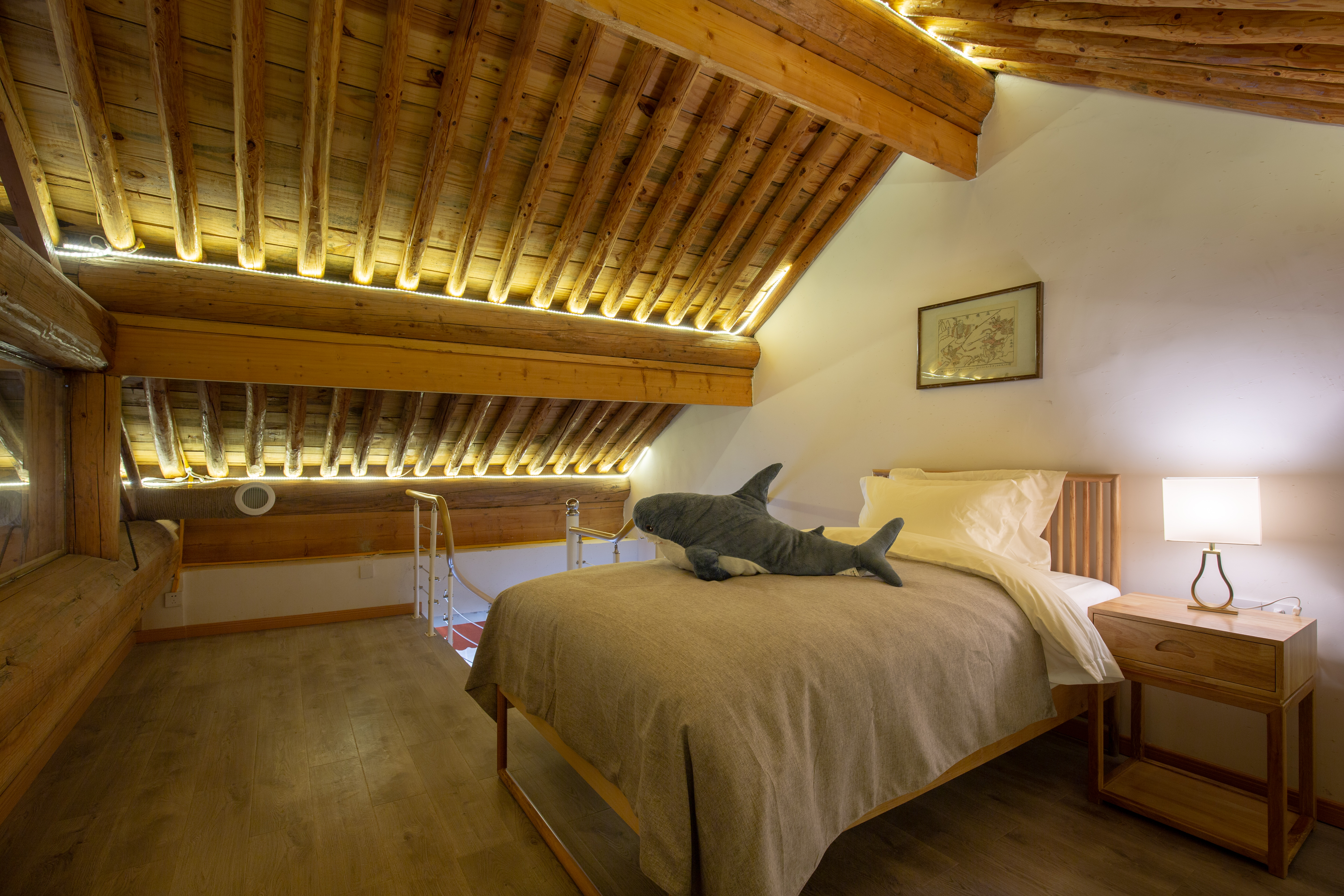 臥室2.jpg 臥室2.jpg