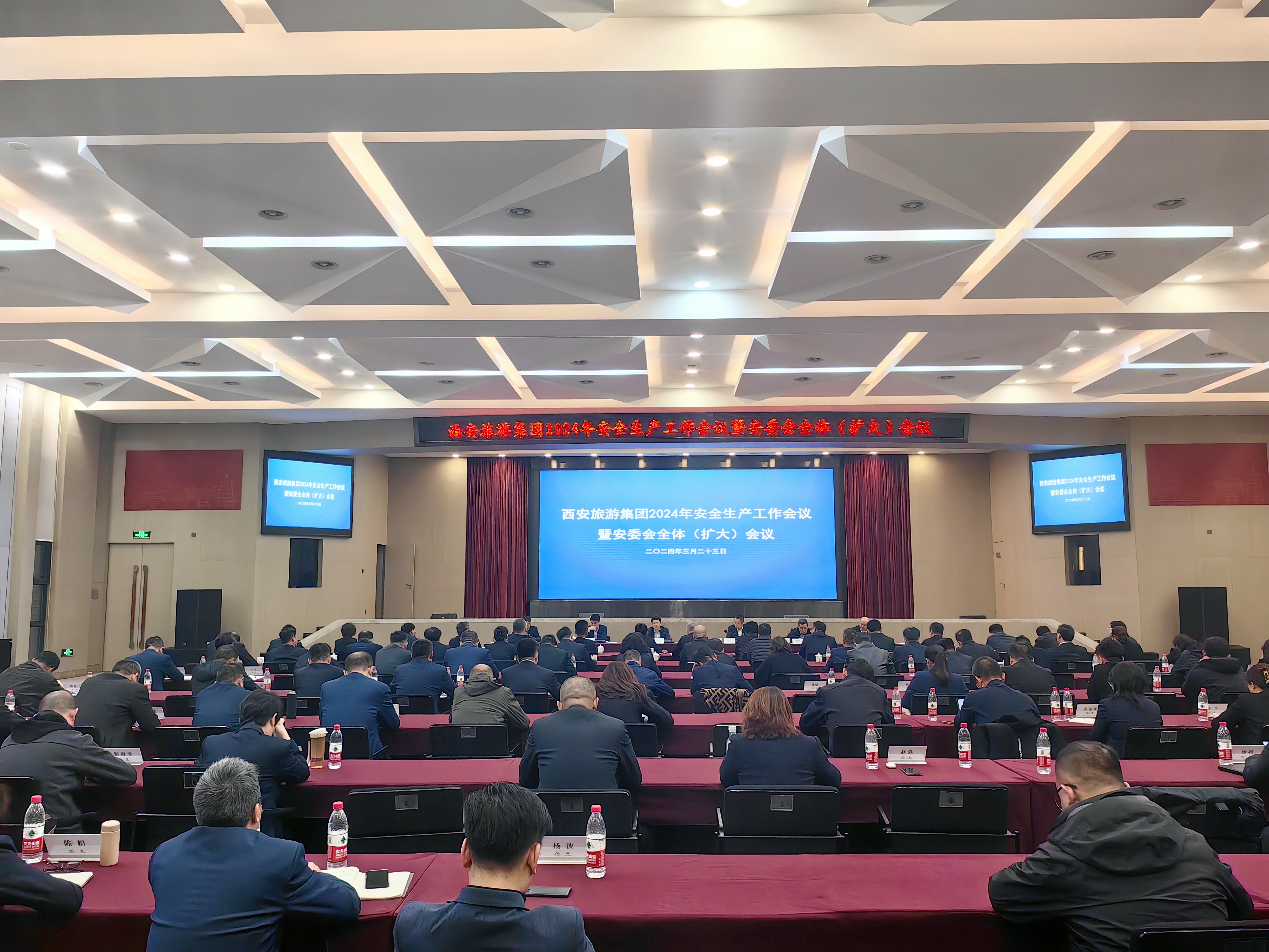 b42ad214d1ffaf8e2ae8885d4f0b952.jpg b42ad214d1ffaf8e2ae8885d4f0b952.jpg